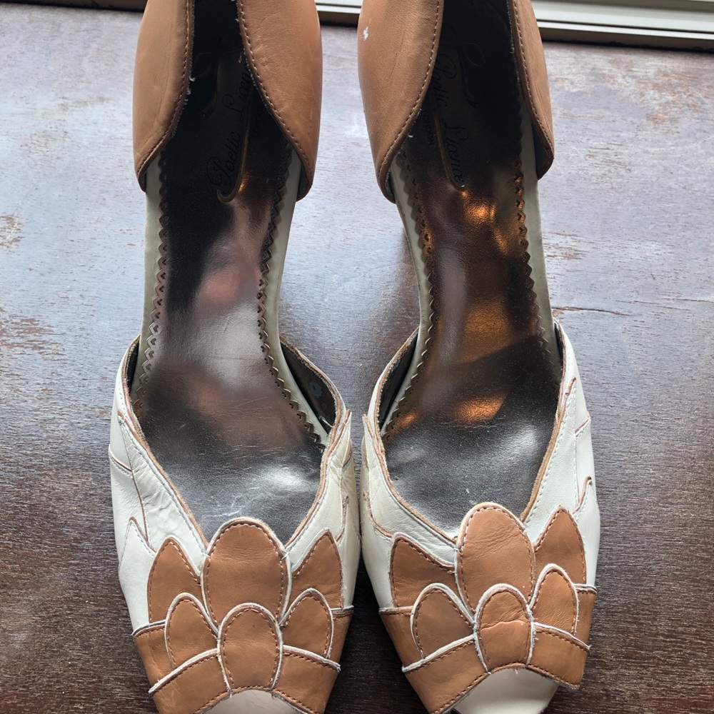 ⚡️ Poetic License pumps